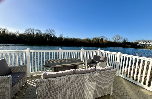 Lodge 66 Spring Lake Perfect Family Holiday Retreat in the Cotswold Water Park.
