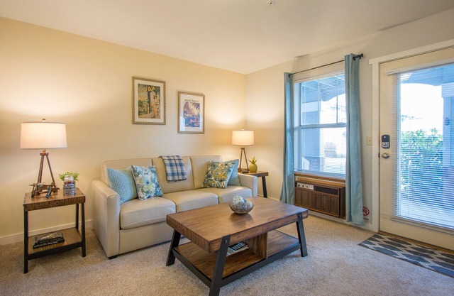 Lodge 9, Downtown, AC, Ground Floor!