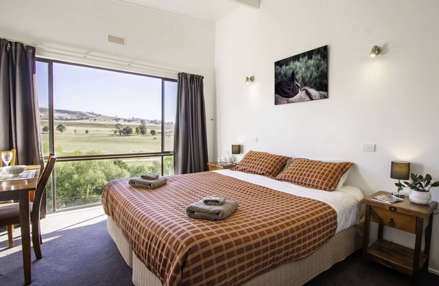 Lodge by the River - Studio 2