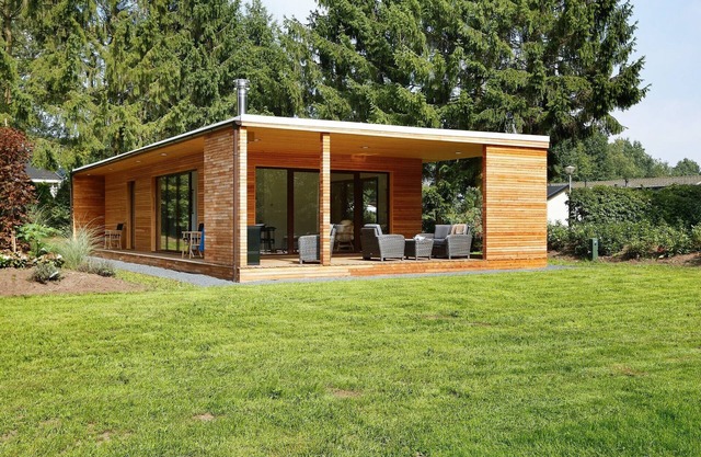 Lodge near Almelo with Cozy Wood Stove