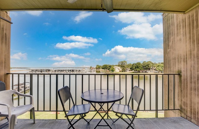 Lodge On Lake Conroe