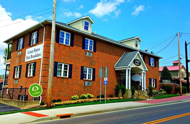 Lodging on the Square