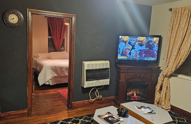 Loft 3n 1-bedroom apartment in terrific Logan with Wi-Fi, AC