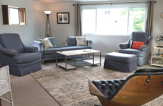Loft Apartment Across From Semo University Houch Field House. Walk To Events