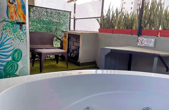 Loft apartment with terrace and jacuzzi, central location