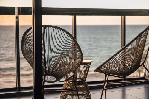 Loft beira-mar com frente e vista para o mar