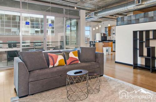 Loft By Union Station W Balcony & Workspace