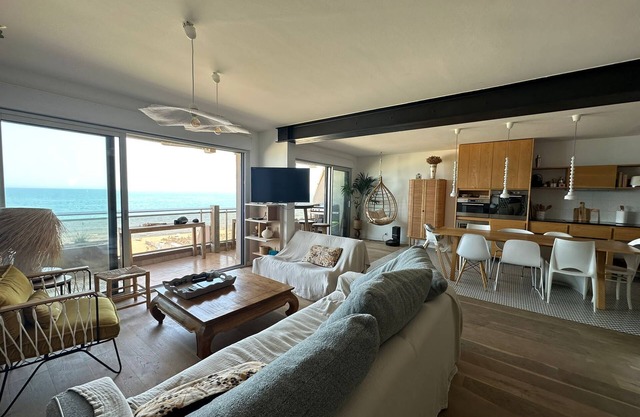 Loft de Standing Face à la Mer-traversant-vue 360° à Canet en Roussillon