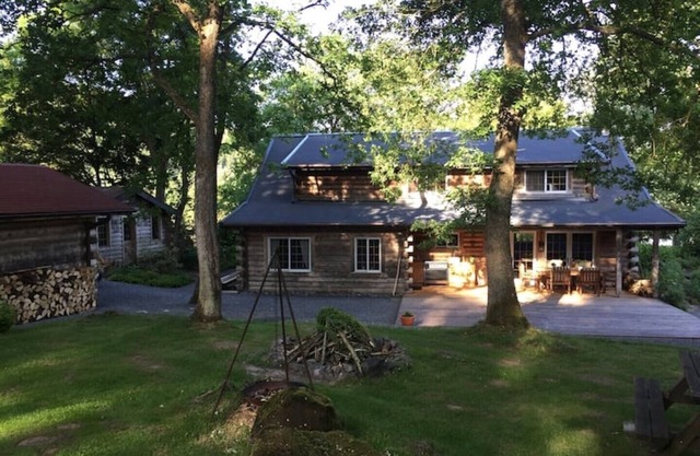 Log cabin with fireplace in the Volcanic Eifel