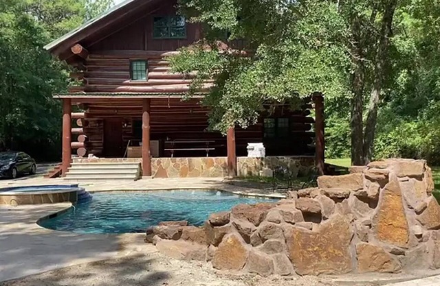 Log Cabin With Trails/Pool/Game Room/Acreage/Near Houston