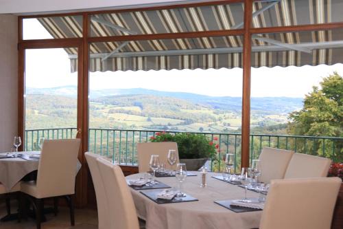 Logis Hôtel-Restaurant Au Vieux Morvan, au cœur de la Bourgogne, Piscine & Spa, Hôtel Climatisé