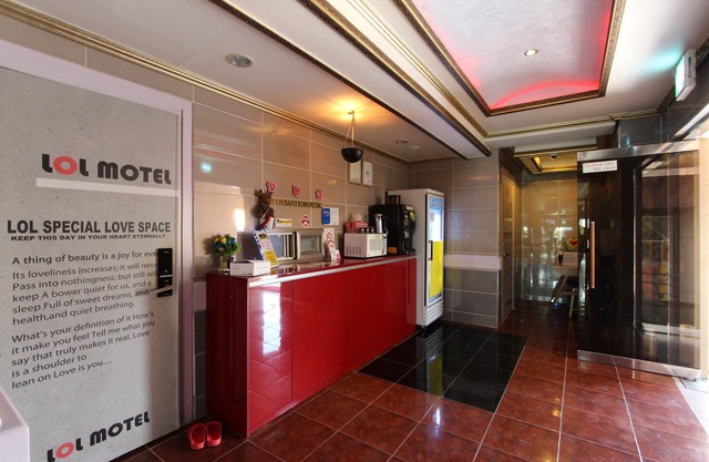 LOL Motel