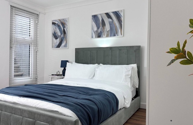 London 2 Bedroom Modern Studio Suite Cosy Clean East Central Stratford