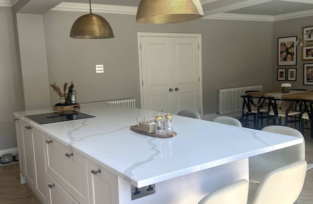 London Suburb Lux Home From Home - Walking Distance From Piccadilly Tube