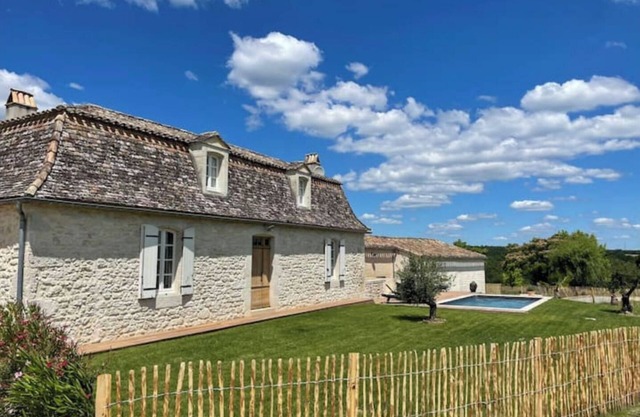 Longère en Pierres Avec Piscine Privative Chauffée