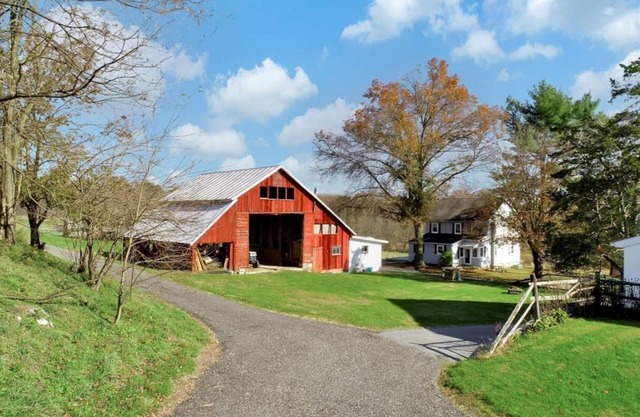 Long Acre Farm - Quiet Setting in a Central Location