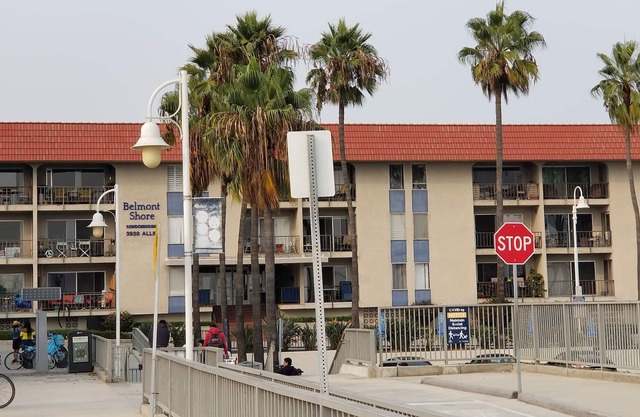 Long Beach getaway overlooking the ocean!