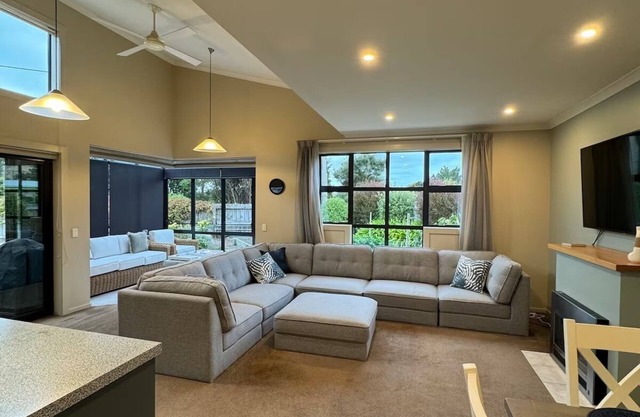 Long Beach Seaside Retreat