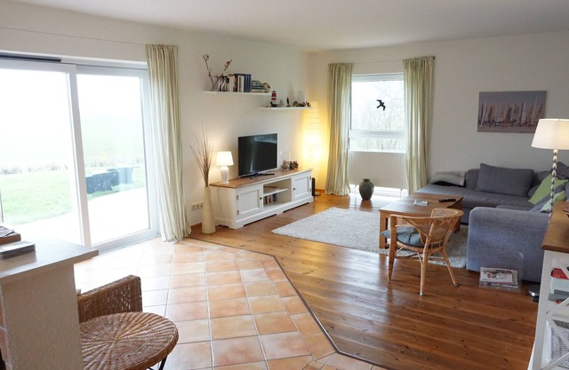 "Long-distance view: your family home in a rural idyll!"