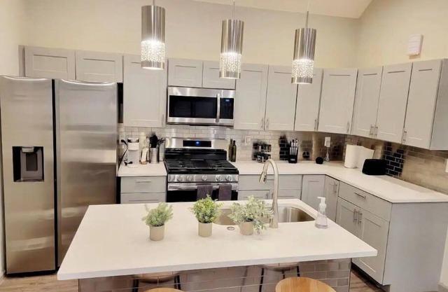 Long-term Bliss: Spacious 3BR Denver Haven with AC & Spacious Yard
