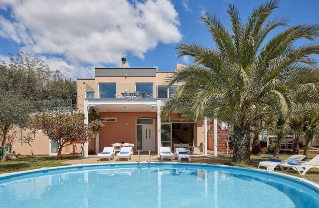 LONGOBARDI FULL SEA VIEW Front Villa Chania Marathi