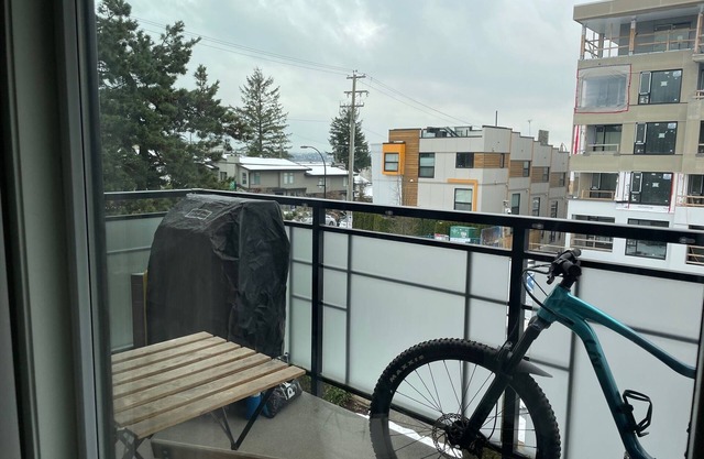 Lonsdale Quay Apartment