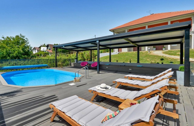 Look forward to a wonderful vacation near great destinations!