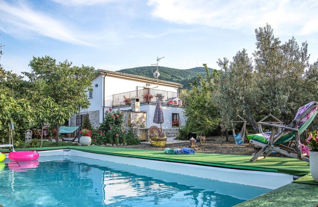 Look forward to a wonderful vacation in this appealing vacation apartment with panoramic views of th