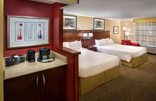 Look No More! FREE Parking, Pets Allowed, Close to USS Constitution Museum!