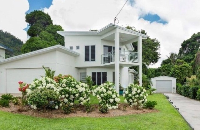Looking for a relaxing getaway just a stone’s throw from the beach?