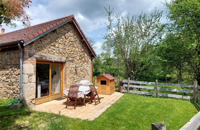 Looking for peace and nature? Come and recharge your batteries in Jeanne's Cabane