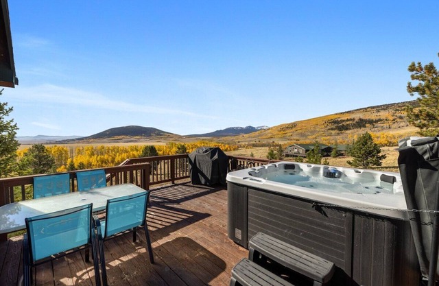 Lookout Lodge/New Private Hot Tub/Panoramic Views