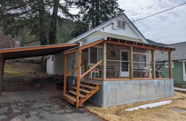 Lookout Ski Shack