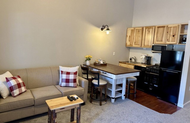 Loon Mtn Retreat! Studio loft