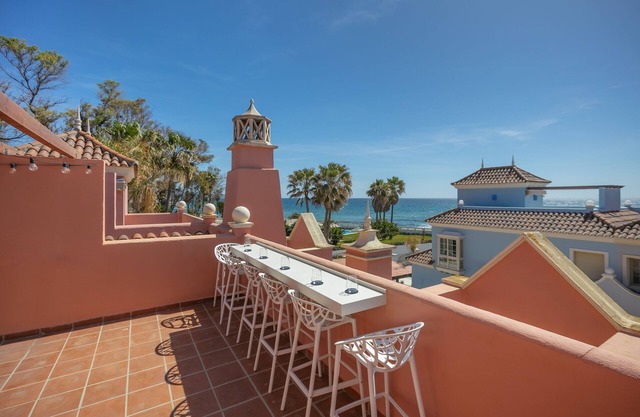 Lorea Playa, Luxury 6 Bedroom Villa with Seaview