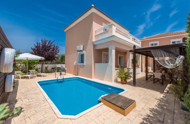 Lorenzo Villas with Private Pool, 200m from the beach, by ZanteWize