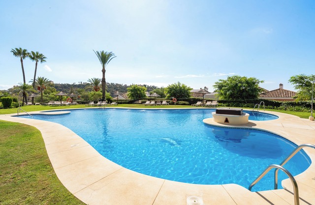 Los Pinos 104 - Beautiful 3 BR with pools near Marbella