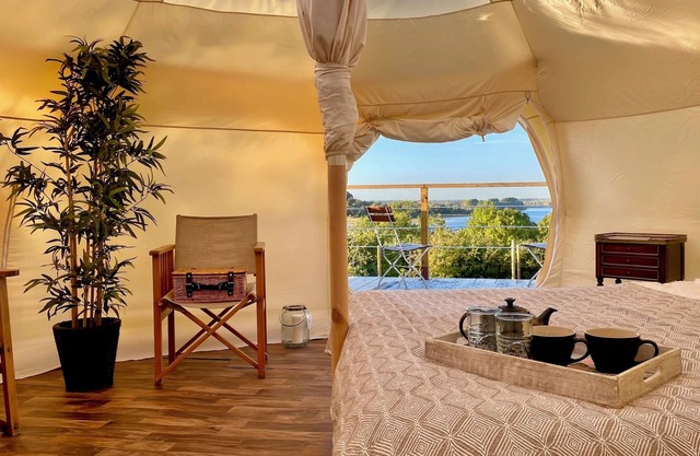 Lotus Belle Tent With Private Deck, BBQ Garden And Hammock Overlooking Rutland Water