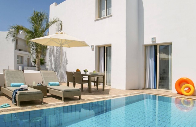 Louis Kalamies Luxury Villas