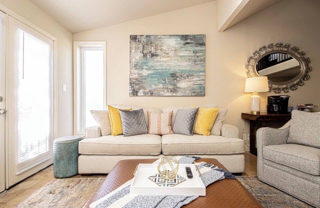 Loungin’ on the LakenQuiet spot to relax and enjoy lake views!