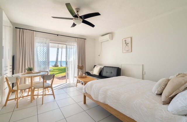 Lousha Bach Dolphin Heads Resort