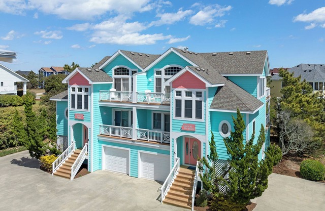 Love R Shack At The Beach: 10-bed Oceanside Duplex
