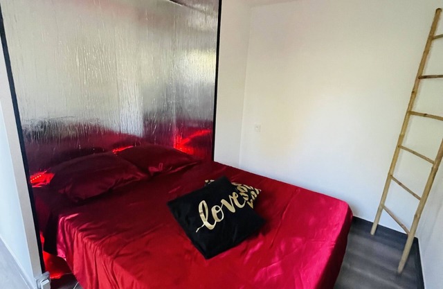 LOVE ROOM under the stars
