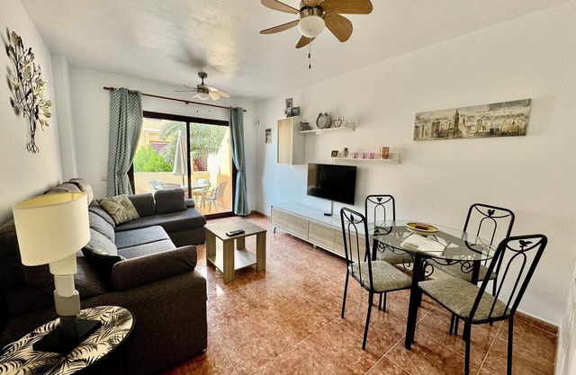 Lovely 2 bedroom apartment right in the centre of Caleta de Fuste