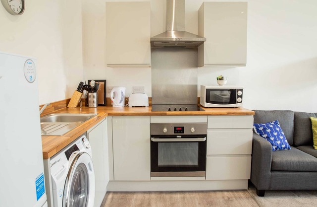 Lovely 1 Bedroom Apartment in Blackburn