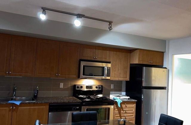 Lovely- 1 bedroom condo with pool