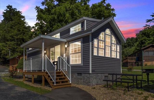 Lovely 1BR Cottage with Loft