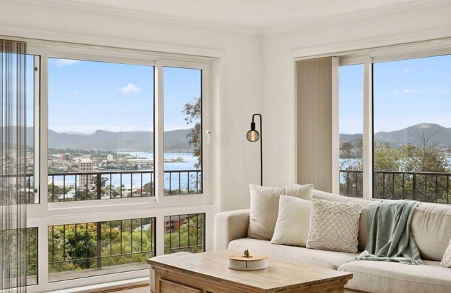 Lovely 2-Bed Home with Great Views, Near Casino.