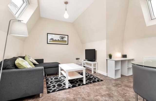 Lovely 2 bed house with shared garden in Cambridge