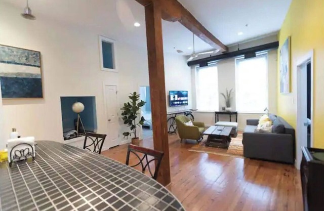 Lovely 2 bedroom (2A) unit with free parking.